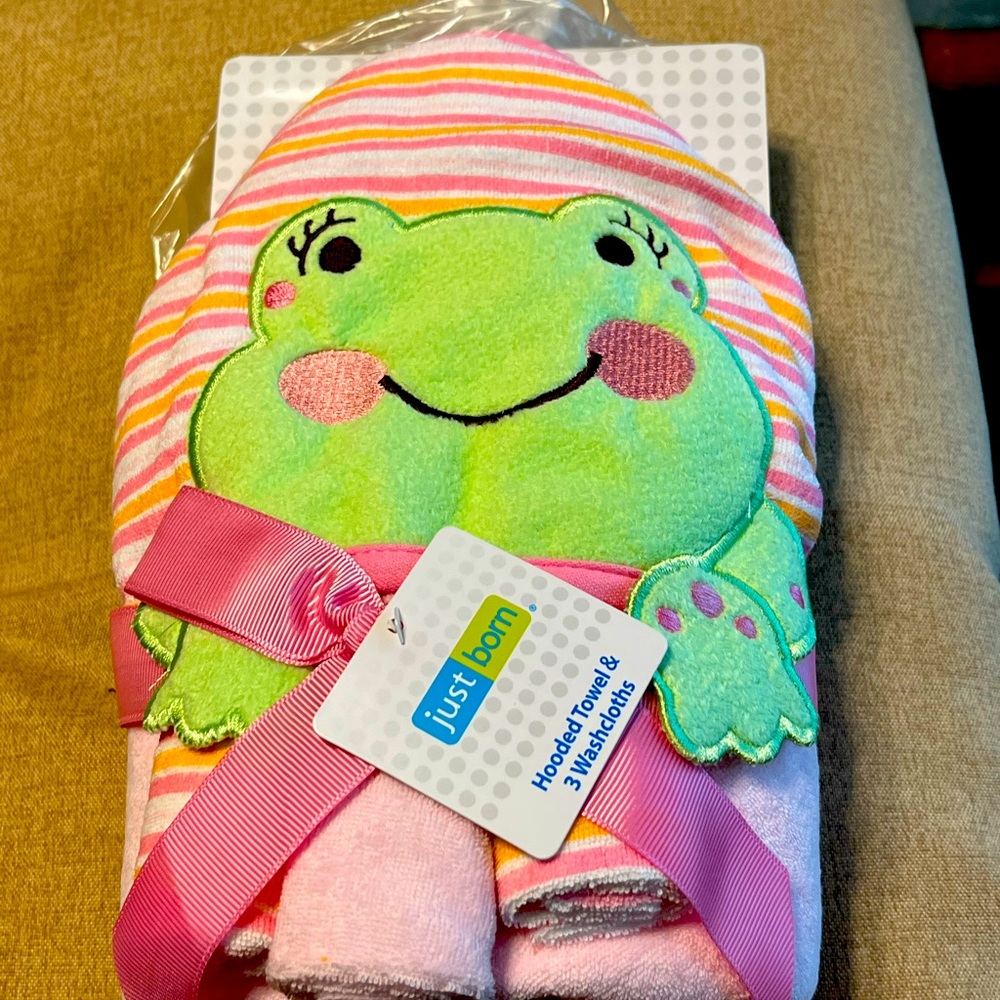 Baby bath towel with washcloths
